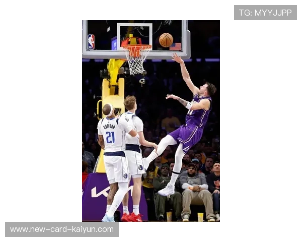 东契奇关键传球助攻,独行侠用配合赢得比赛