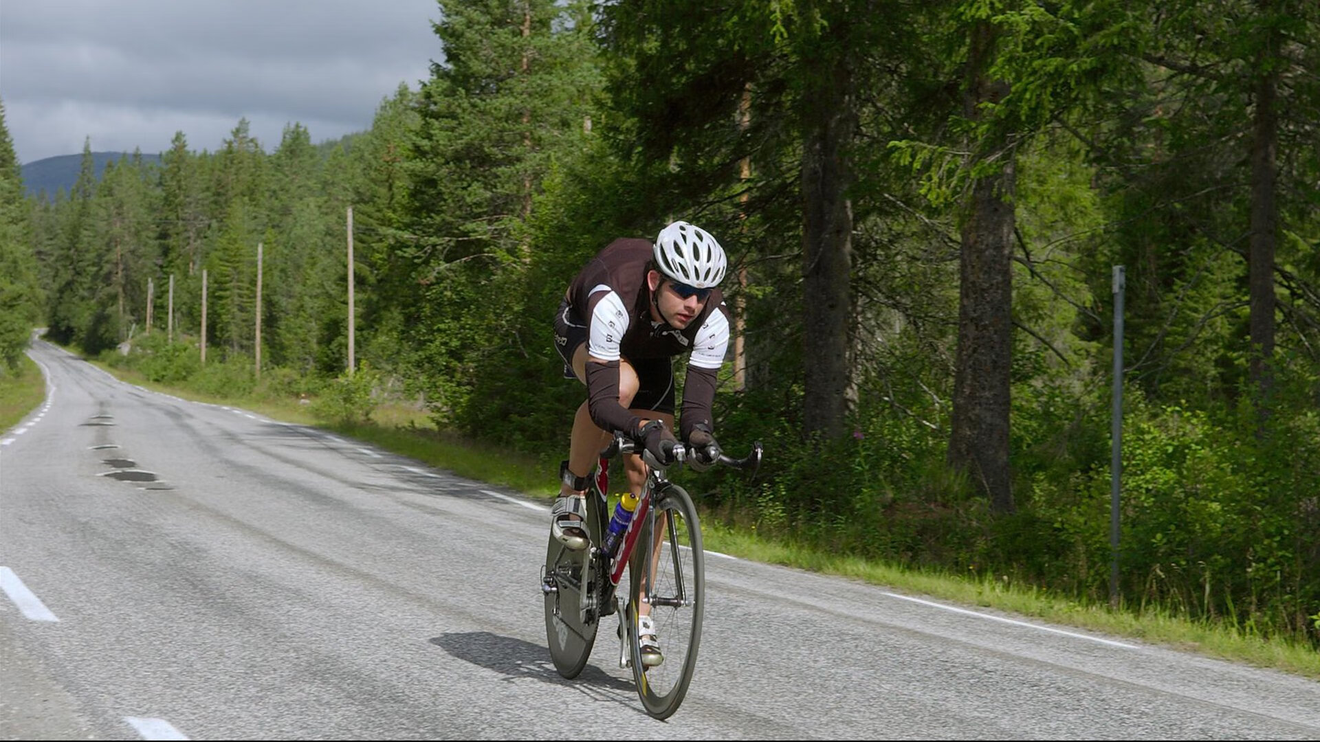 户外露营多项挑战营 负重徒步与野外定向结合成套餐式赛事